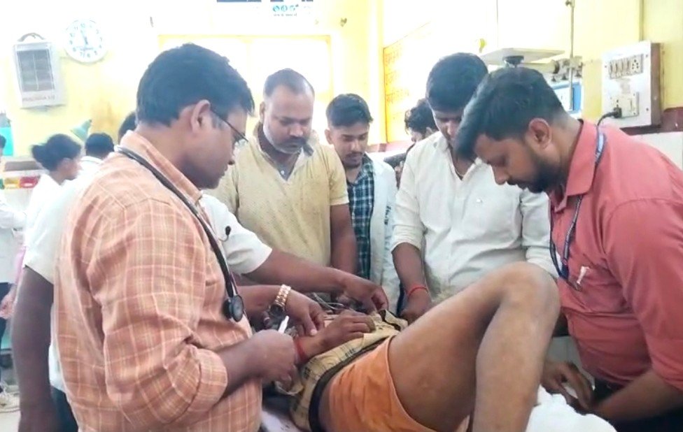 बड़ी खबर-तेज रफ्तार कार खाई में गिरी,बड़ा हादसा