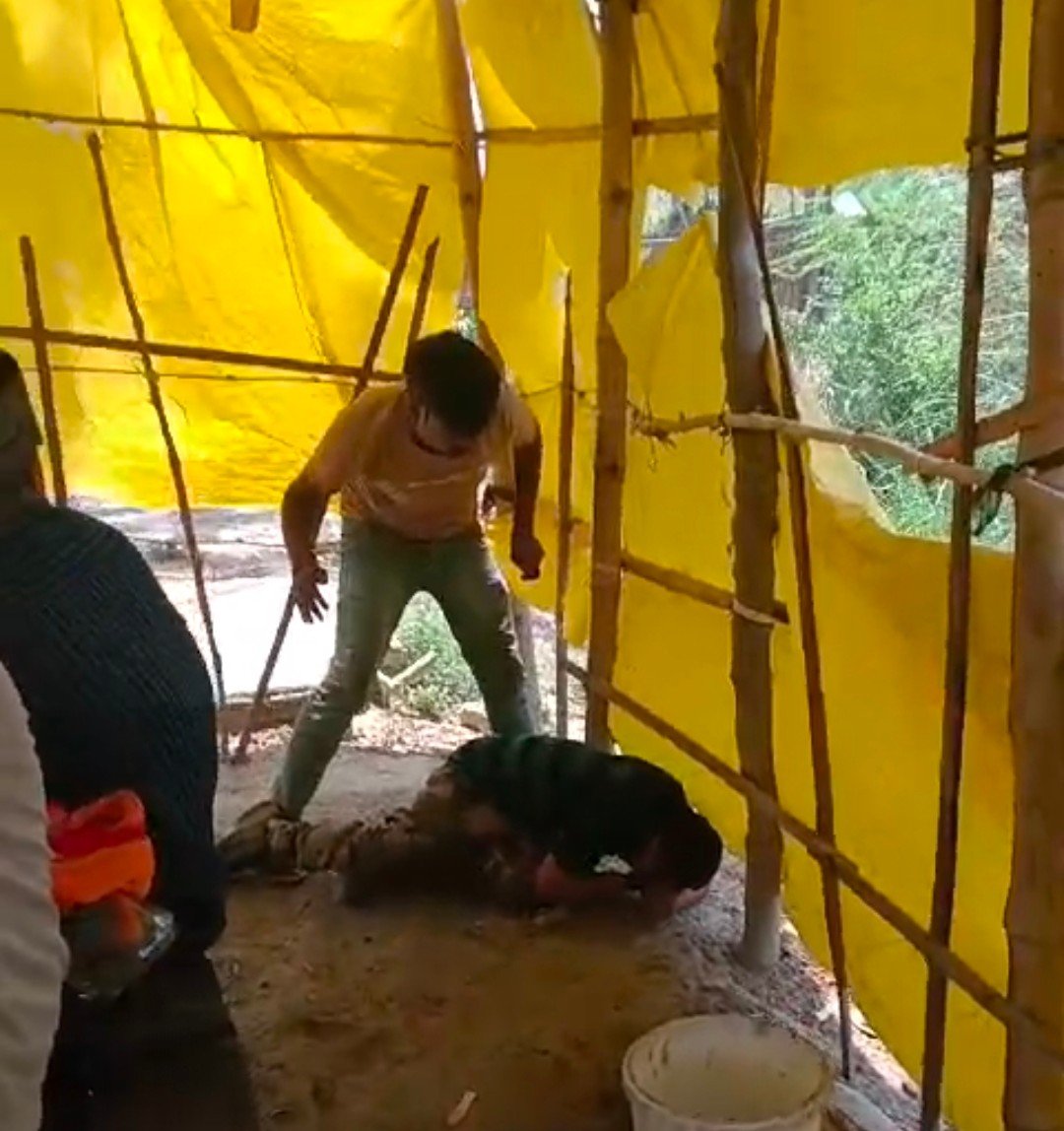 Raibareli-त्रिपुला चौकी इंचार्ज से नही संभल रहा है शहर,दबंगो ने युवक की बेरहमी से की पिटाई