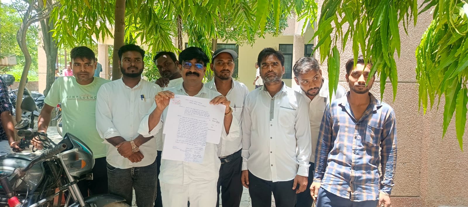 रायबरेली-वाह रे तहसील के अधिकारी बेच दिया बाबा साहब की आंबेडकर के लिए सुरक्षित भूमि,,,, 