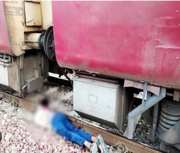 रायबरेली-रेलवे ट्रैक पर काम करते समय ट्रेन की चपेट में आया मजदूर , हालत गंभीर,,,, 