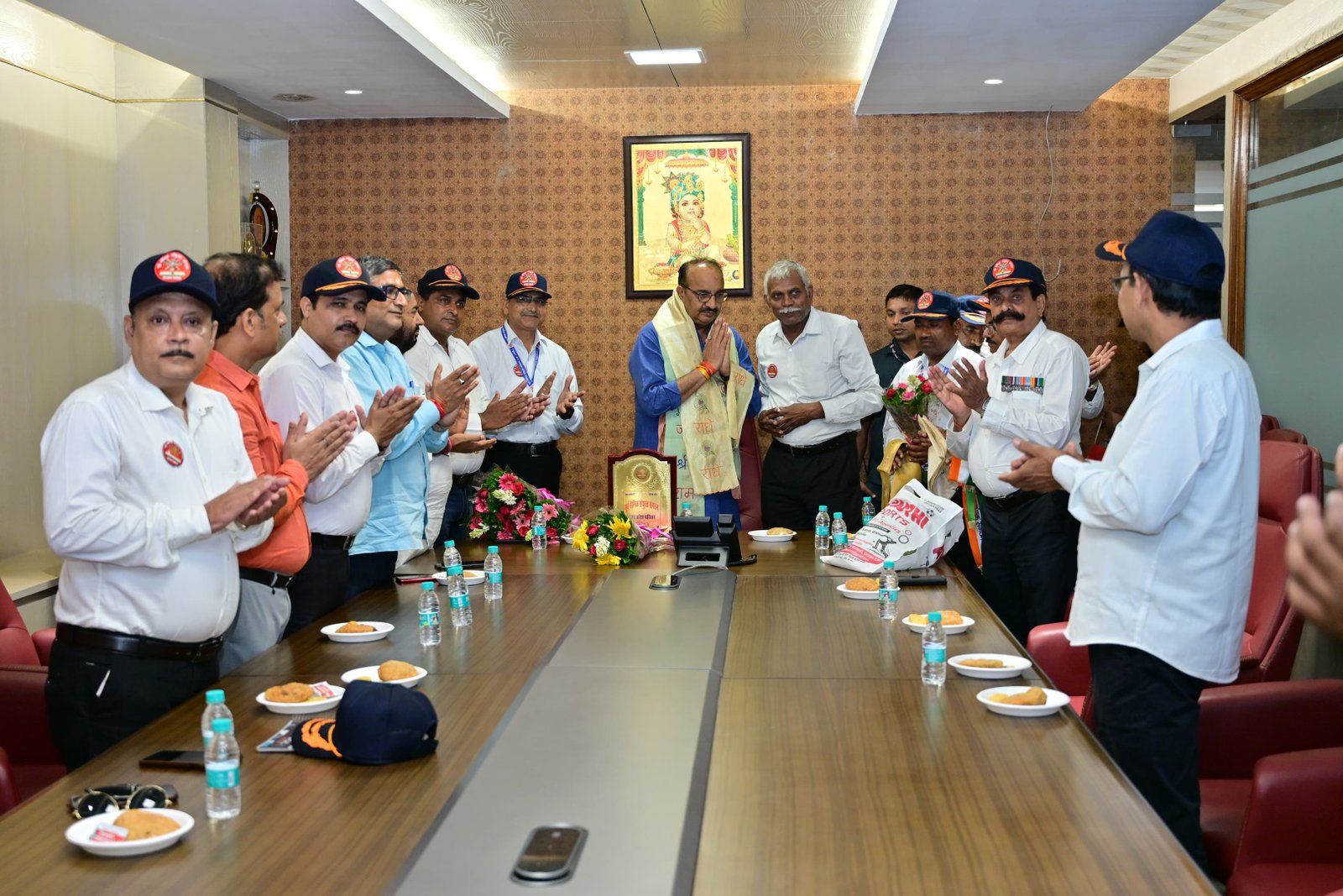 रायबरेली-पूर्व सैनिकों ने राज्य मंत्री को संगठन के संरक्षक के रूप में मनोनयन पत्र दिया*