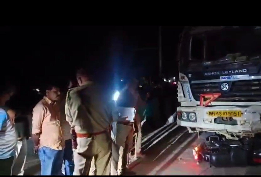 बड़ी खबर-भीषण सड़क हादसा ट्रक ने बाइक सवार को कुचला
