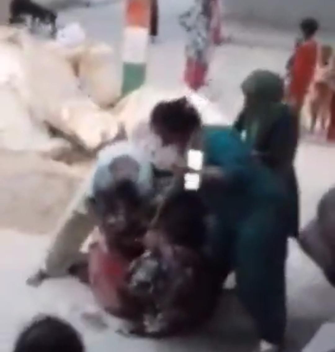 रायबरेली-वायरल वीडियो में महिलाओं की बेरहमी से मारपीट: पुलिस ने शुरू की जांच,,, 