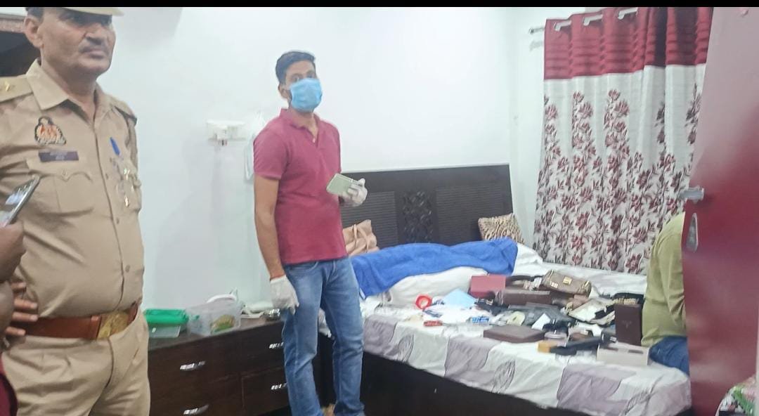 रायबरेली-सुनसान घर का ताला तोड़कर चोरों ने की बड़ी वारदात,उठा ले गए पच्चीस लाख के आभूषण और रिवॉल्वर
