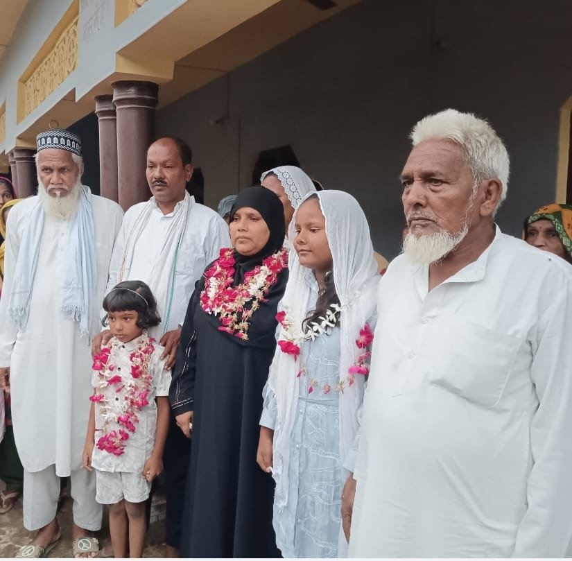 रायबरेली-मुस्लिम धर्मावलंबी का जत्था उमराह के लिए रवाना,,,, 