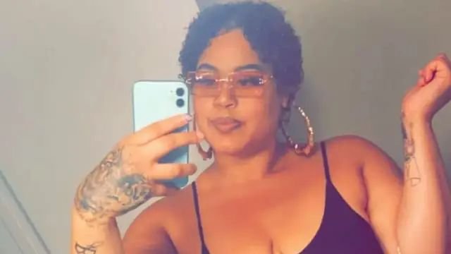 अंजान से करती  थी सेक्स चैट पूरी जमापूंजी लगाकर मिलने पहुँची.