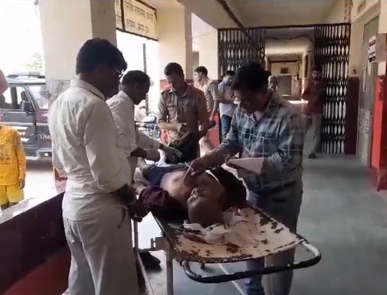 रायबरेली-बाइक सवार छह युवकों का सड़क पर किया जमकर तांडव,,,, 