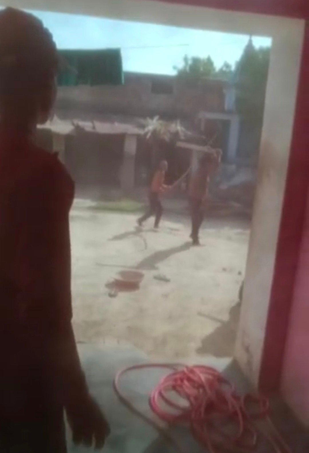 Raibareli-दबंग ग्राम प्रधान की खुलेआम गुंडई