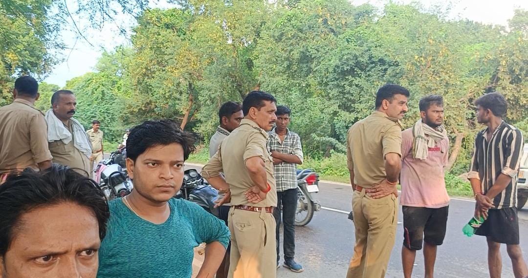 रायबरेली-घर के अन्दर संदिग्ध परिस्थितियों में कई दिन पुरानी लाश मिलने से गांव में सनसनी 