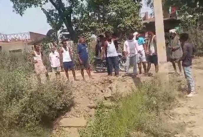 रायबरेली-गंगा एक्सप्रेस वे के खनन ठेकेदार ने पाट दिया नहर , तोड़ डाला पुल