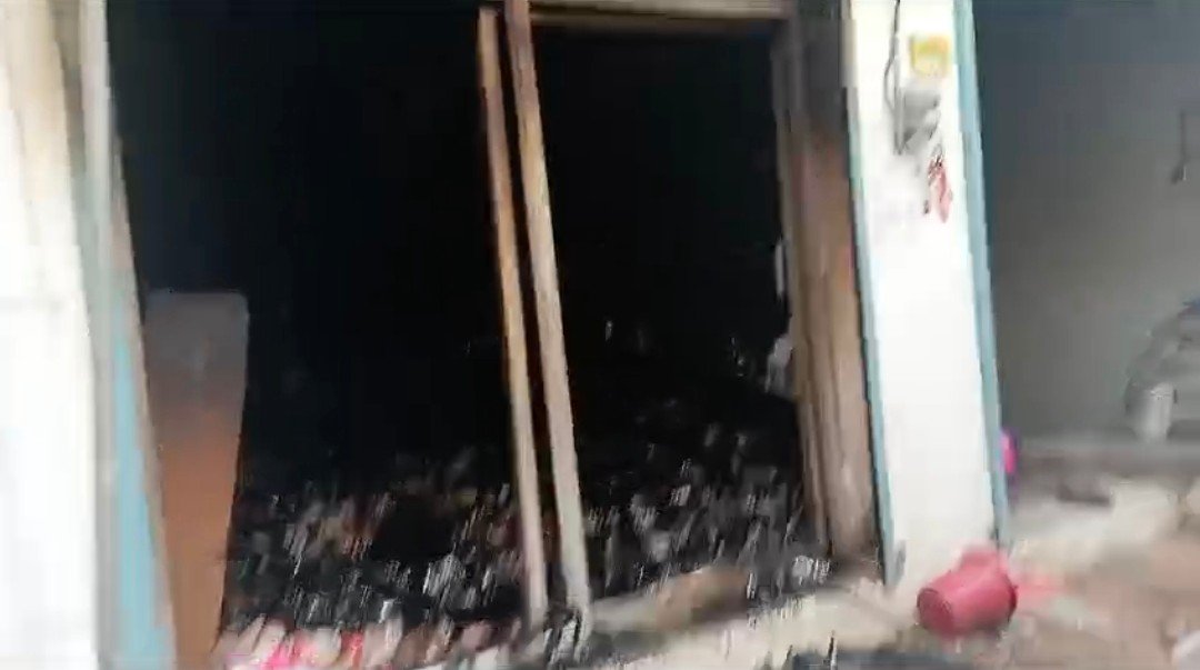 Raibareli-मेडिकल स्टोर में लगी भीषण आग