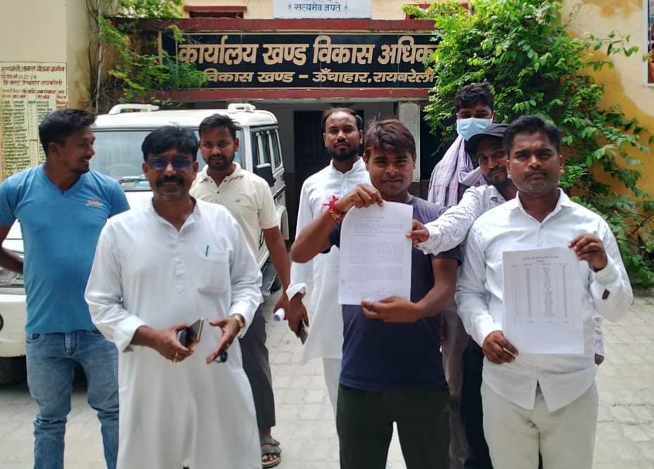 रायबरेली-बहेरवा गांव के पंचायत सदस्यों का आरोप - एक व्याक्ति के कब्जे में है प्रधानी , कर रहा मनमानी