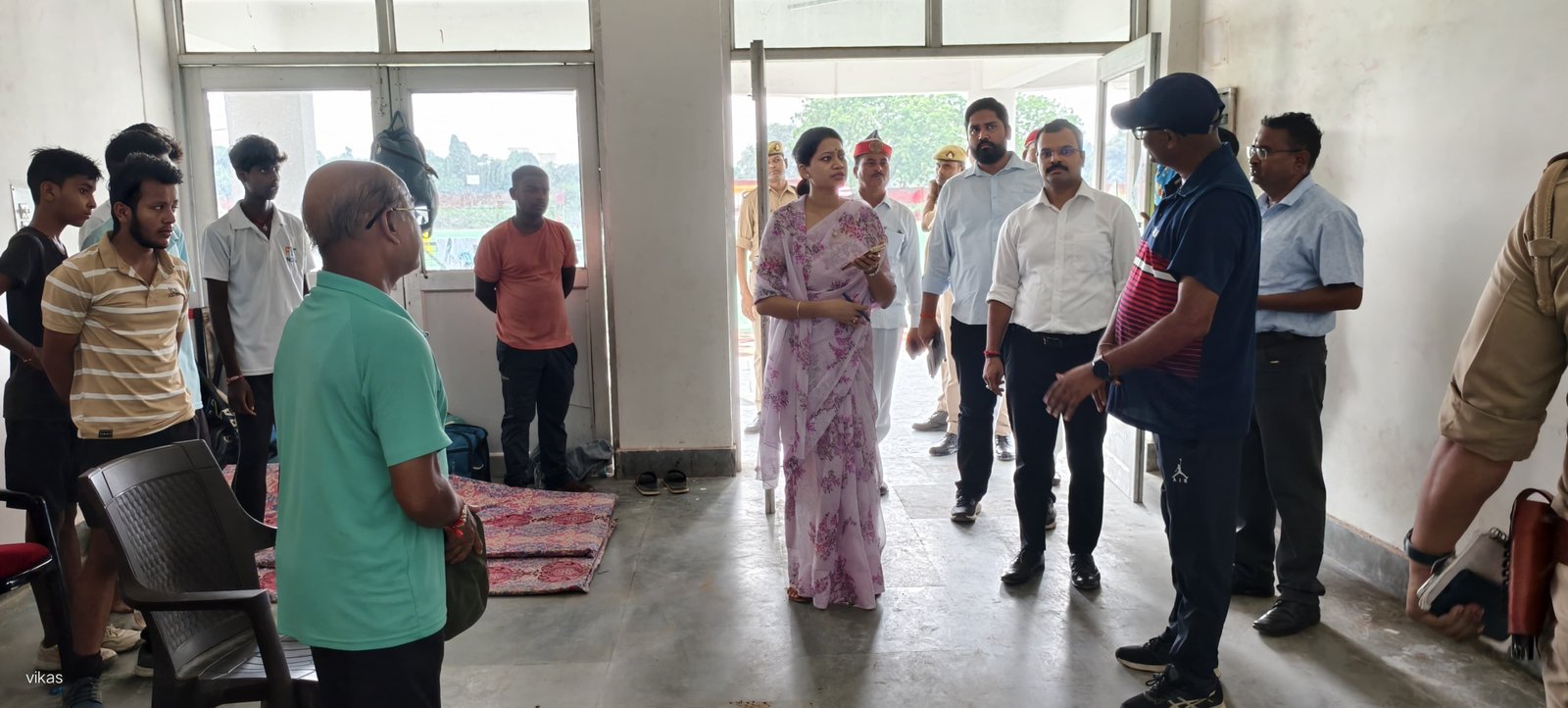 रायबरेली-डीएम ने स्टेडियम के निर्माणाधीन कार्यो का निरीक्षण कर, कार्य की प्रगति का लिया जायजा