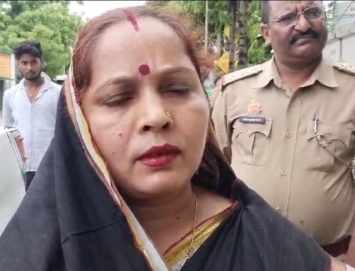 रायबरेली-आखिरकार मजलूमों की आवाज बनकर उभरी रंजना चौधरी , सरकार और सिस्टम को दिखाया आईना 