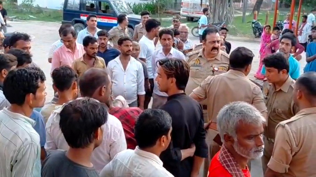 रायबरेली-तीसरी मंजिल से गिरकर मिस्त्री की मौत, दो मजदूर घायल