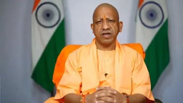 UP में IPS अफसरों के बंपर तबादले, कई डीजी और एडीजी समेत 28 अधिकारी इधर से उधर किए गए