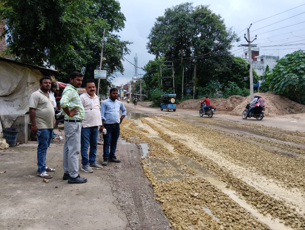 रायबरेली-ग्राम प्रधान के प्रयास से मार्ग हुआ दुरुस्त लोगो ने किया प्रशंसा