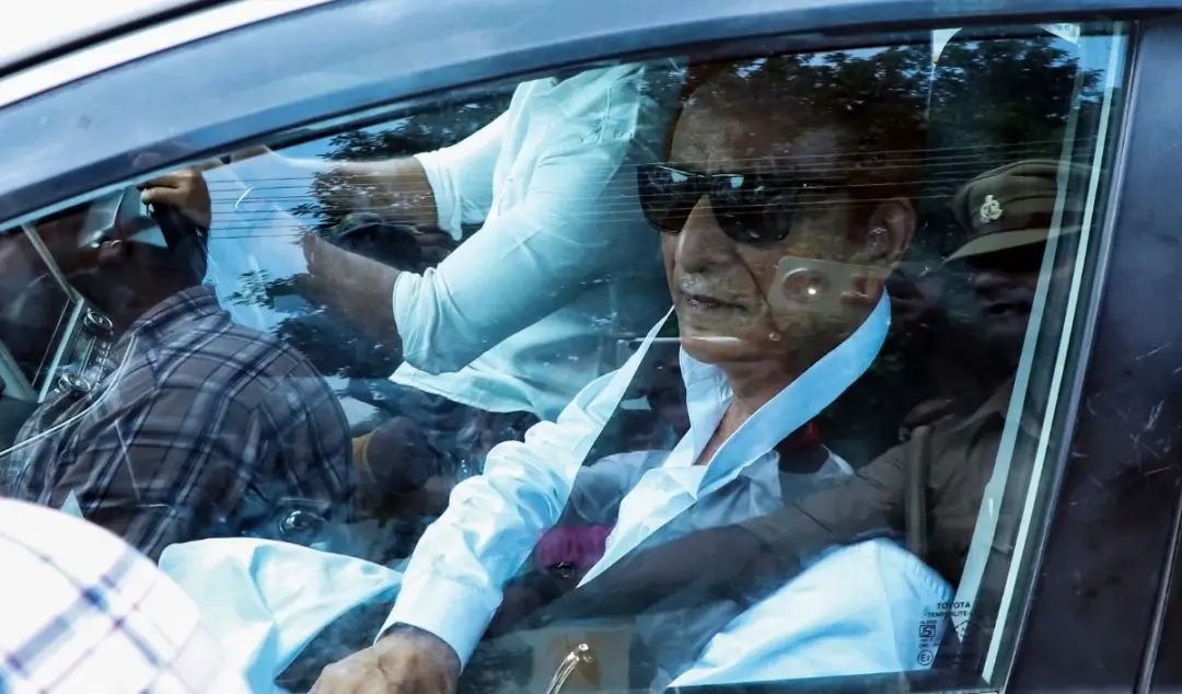 जेल से निकलते ही दहाड़े आज़म खान! बसपा पर बोले- जो अटकलें लगा रहे वही बताएं