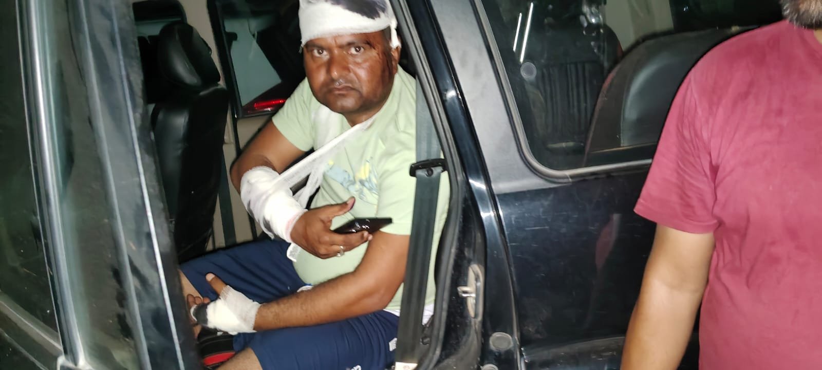 रायबरेली-गंगा एक्सप्रेस वे में ठेकेदारी को लेकर दो पक्षों में पेटी कांट्रेक्टरो के बीच जमकर हुई मारपीट