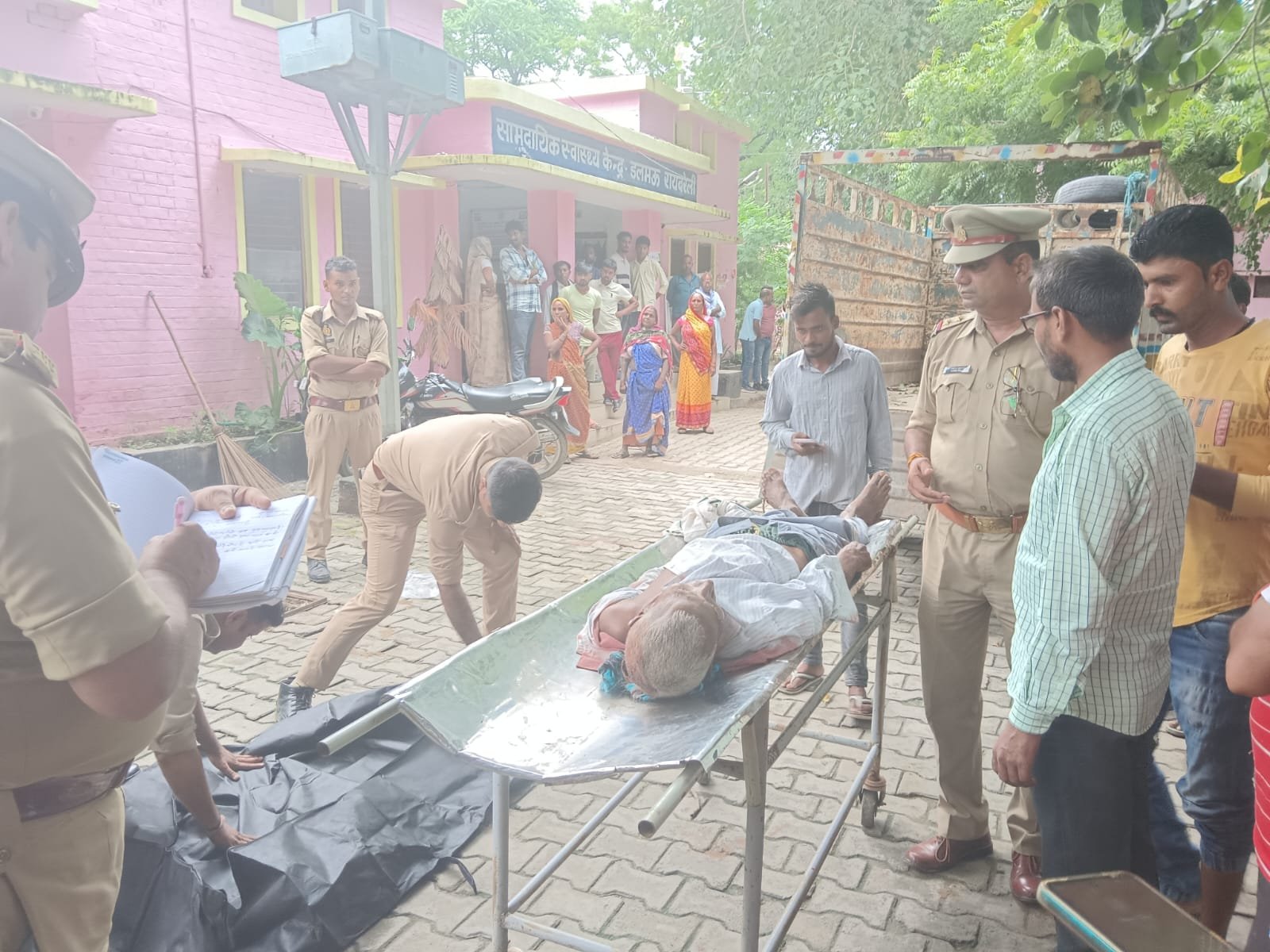 Raibareli-सड़क हादसे में बुजुर्ग की दर्दनाक मौत