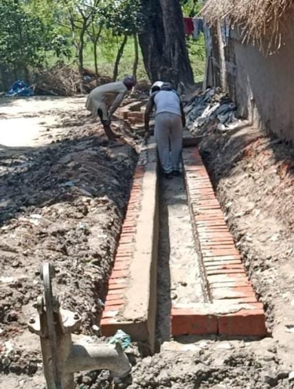 रायबरेली-ग्राम प्रधान प्रतिनिधि बिगाड़ रहे गांव का सौहार्द,,, 