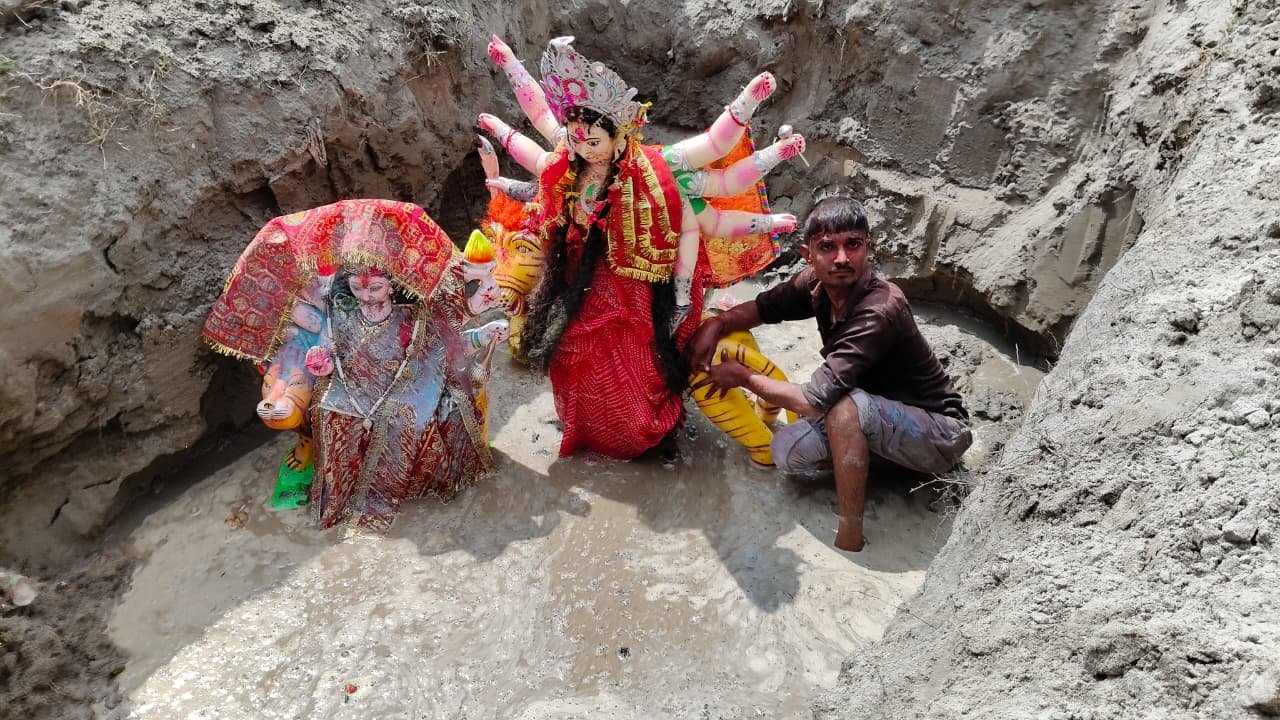 रायबरेली-ग्राम सभा कूड़ा चक शगुन पूर  व बासी पारान एक साथ हुआ विसर्जन