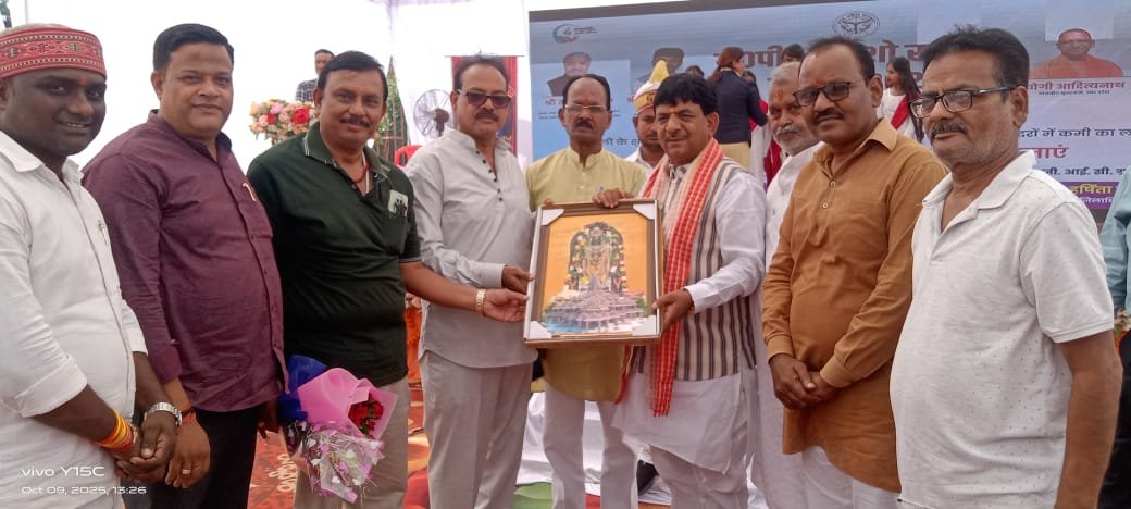 रायबरेली-व्यावसायिक शिक्षा एवं कौशल विकास मंत्री का व्यापारियों ने किया सम्मान