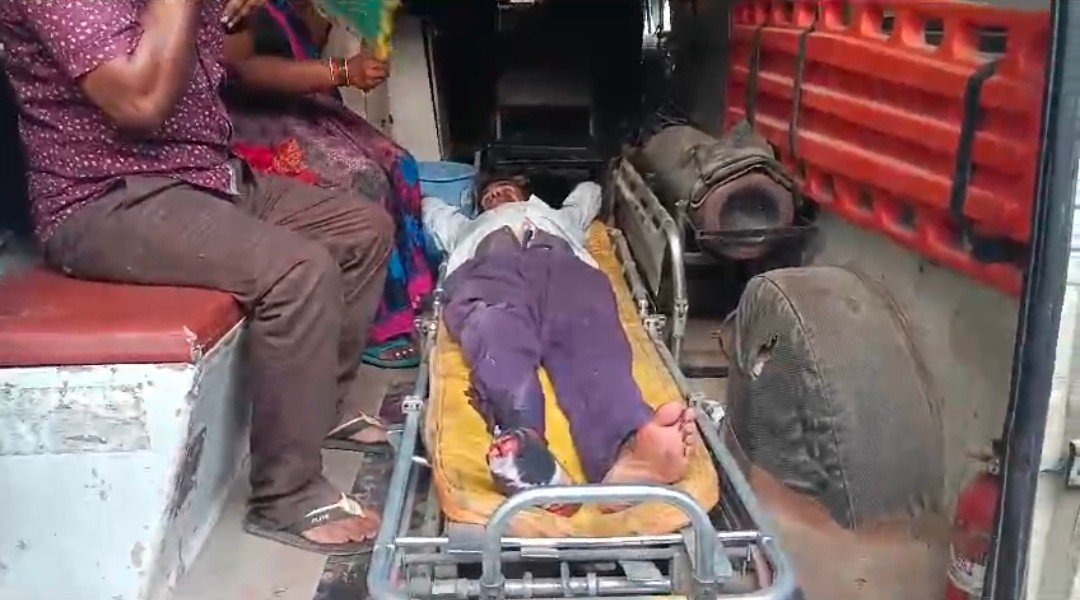 Raibareli-ई रिक्शा पलटने से चालक हुआ गंभीर रूप से घायल 