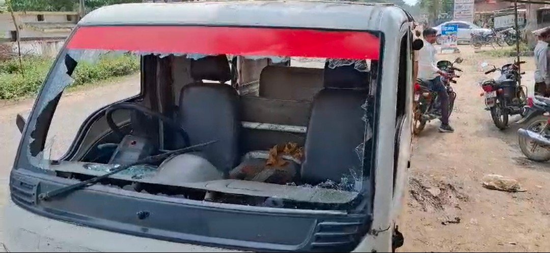 रायबरेली में टोल प्लाजा के कर्मचारियों की खुलेआम गुंडई