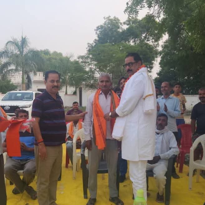 रायबरेली-दुर्गा मन्दिर के लिए ब्लॉक प्रमुख ने लाखों रूपयें का कियें सहयोग