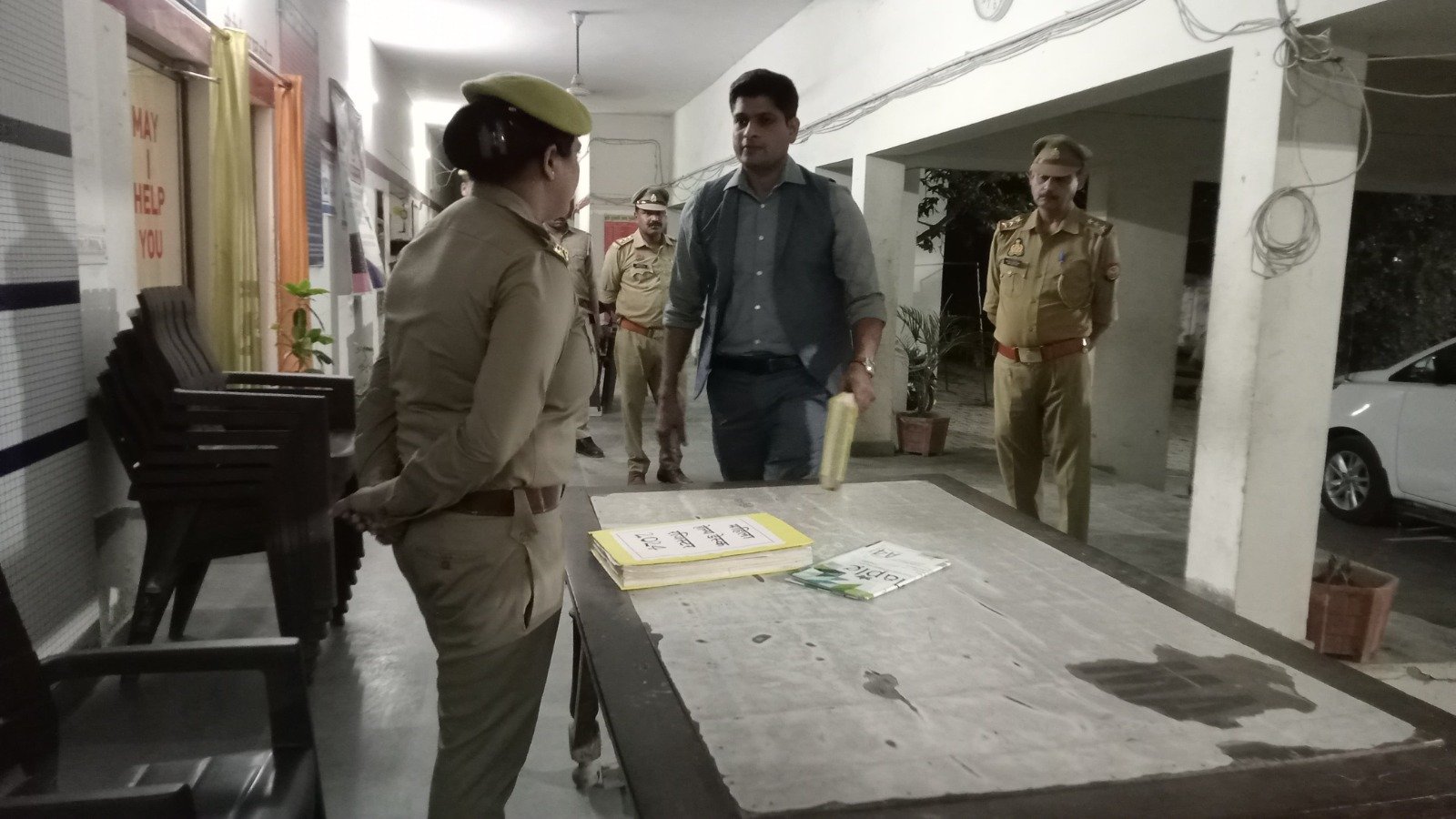 Raibareli-एसपी यशवीर सिंह ने देर रात थाने का किया निरीक्षण