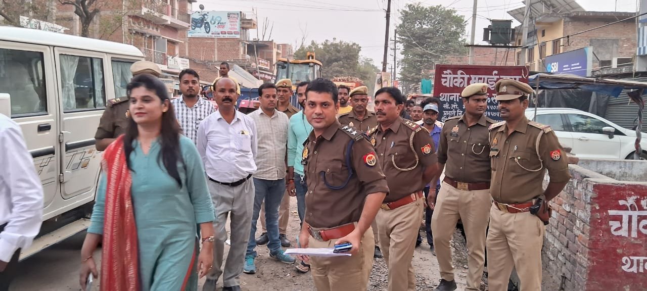 Raibareli-ईओ व डलमऊ सीओ ने किया निरीक्षण