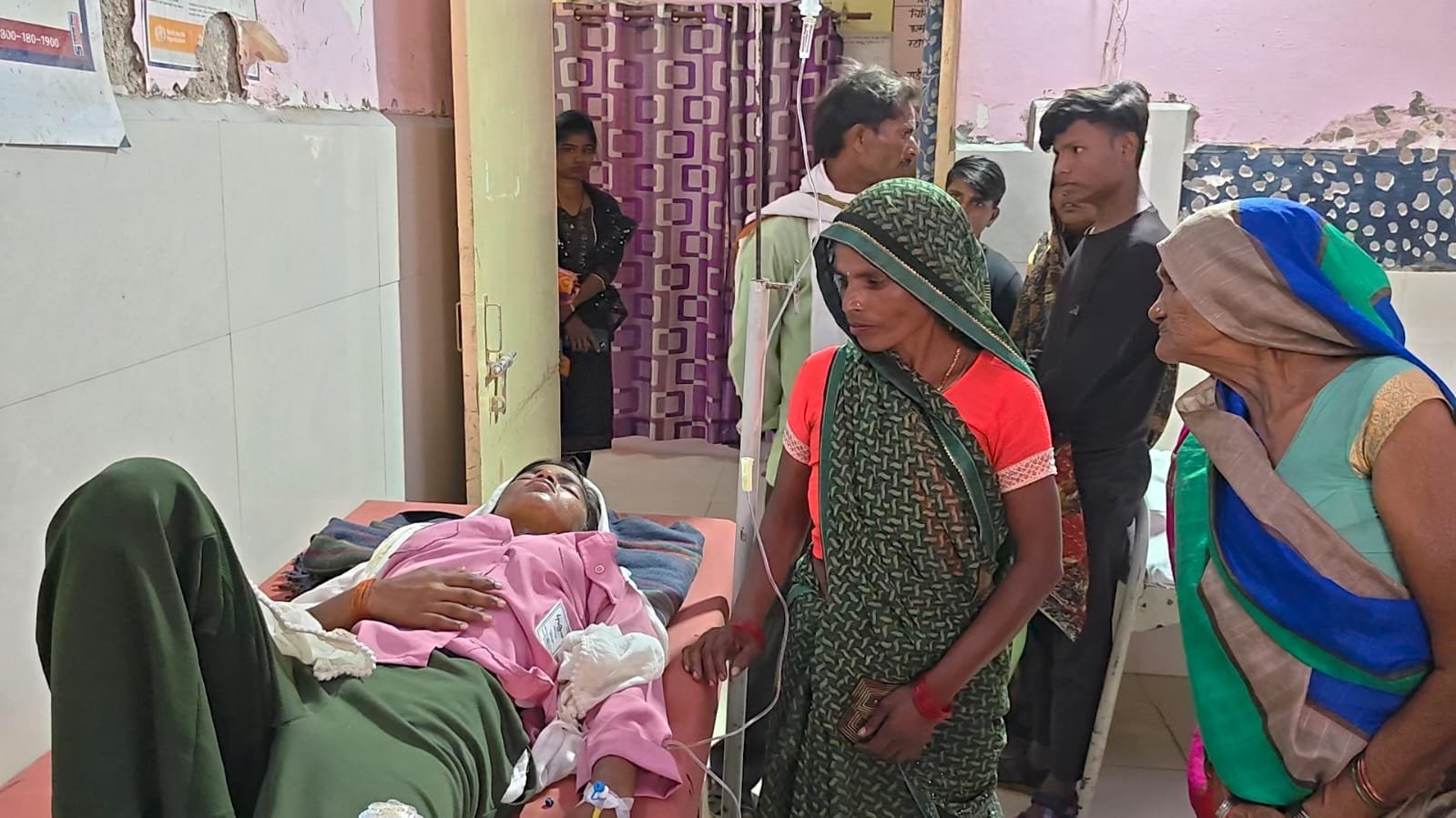 रायबरेली-खाना बनाते समय कूकर फटा, किशोरी झुलसी, जिला अस्पताल  रेफर