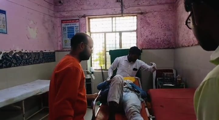 रायबरेली-बाइक की टक्कर से साइकिल सवार युवती घायल, किया गया इलाज