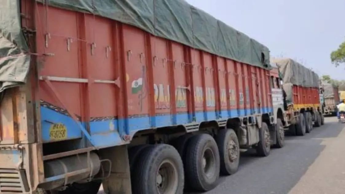 रायबरेली में ओवरलोड वाहनों से अवैध वसूली के दो आरोपी गिरफ्तार, ARTO कर्मियों समेत 19 पर FIR