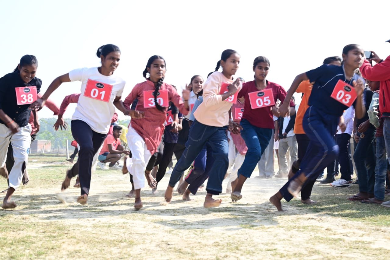 लेखनशाला दौड़ प्रतियोगिता का भव्य आयोजन, प्रतिभाओं में दिखा उत्साह