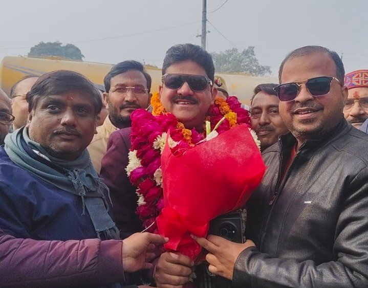 रायबरेली: भारत समाचार के एडिटर इन चीफ ब्रजेश मिश्रा का भव्य स्वागत