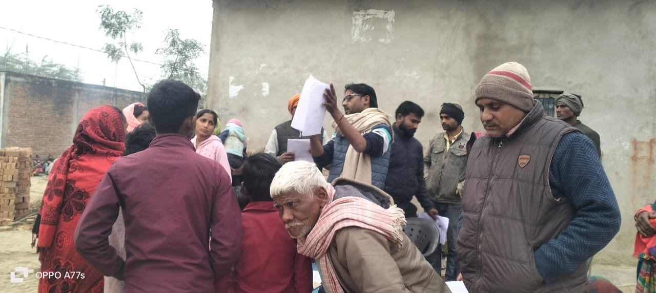 रायबरेली-जनकल्याणकारी योजनाओं को घर-घर पहुँचाने के लिए सेवक संघ परिवार ने सुनीं ग्रामवासियों की समस्याएँ