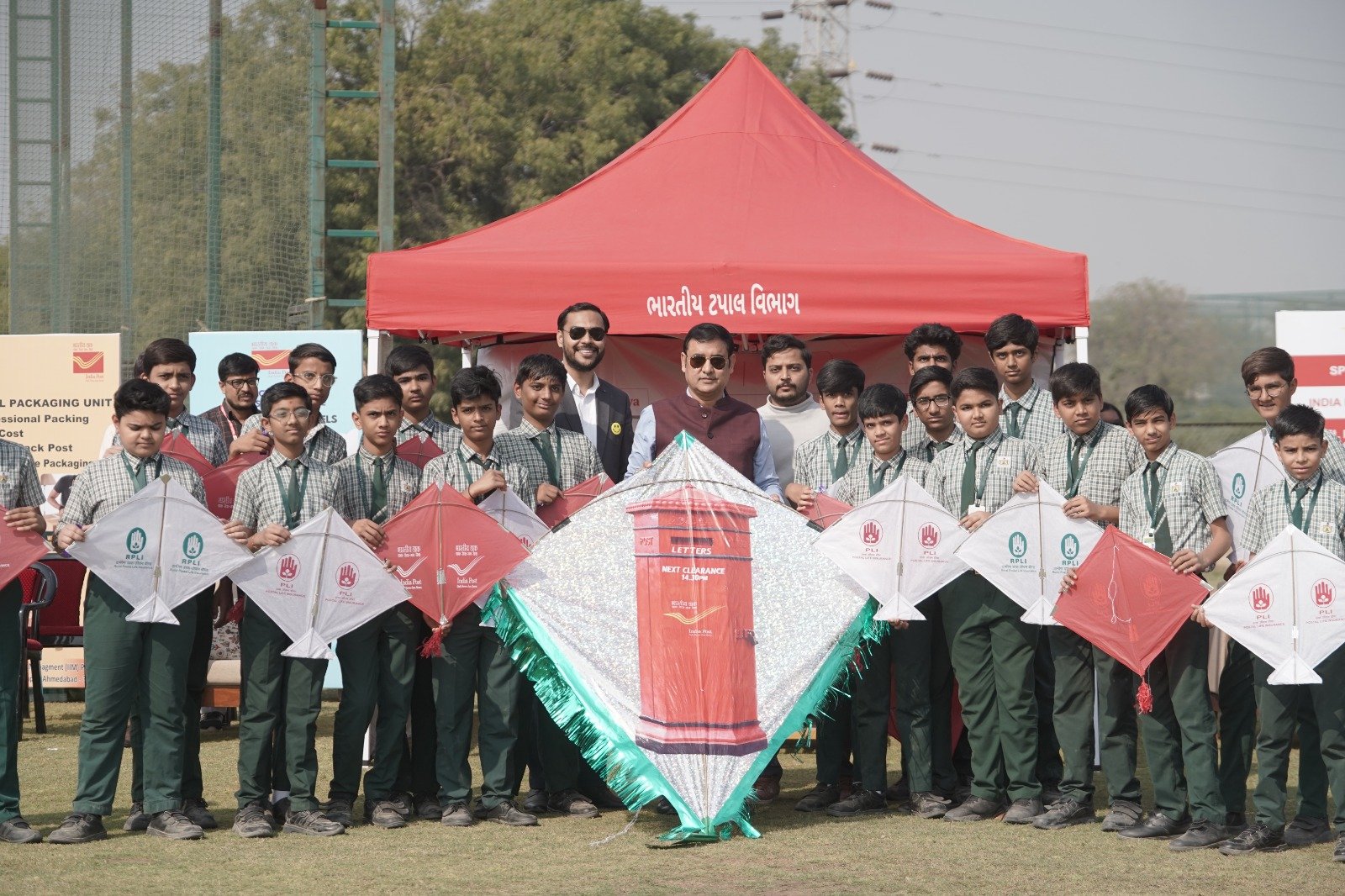 *भारतीय डाक विभाग ने अहमदबाद में आयोजित किया ‘पतंग उत्सव’, पोस्टमास्टर जनरल कृष्ण कुमार यादव ने किया शुभारंभ*