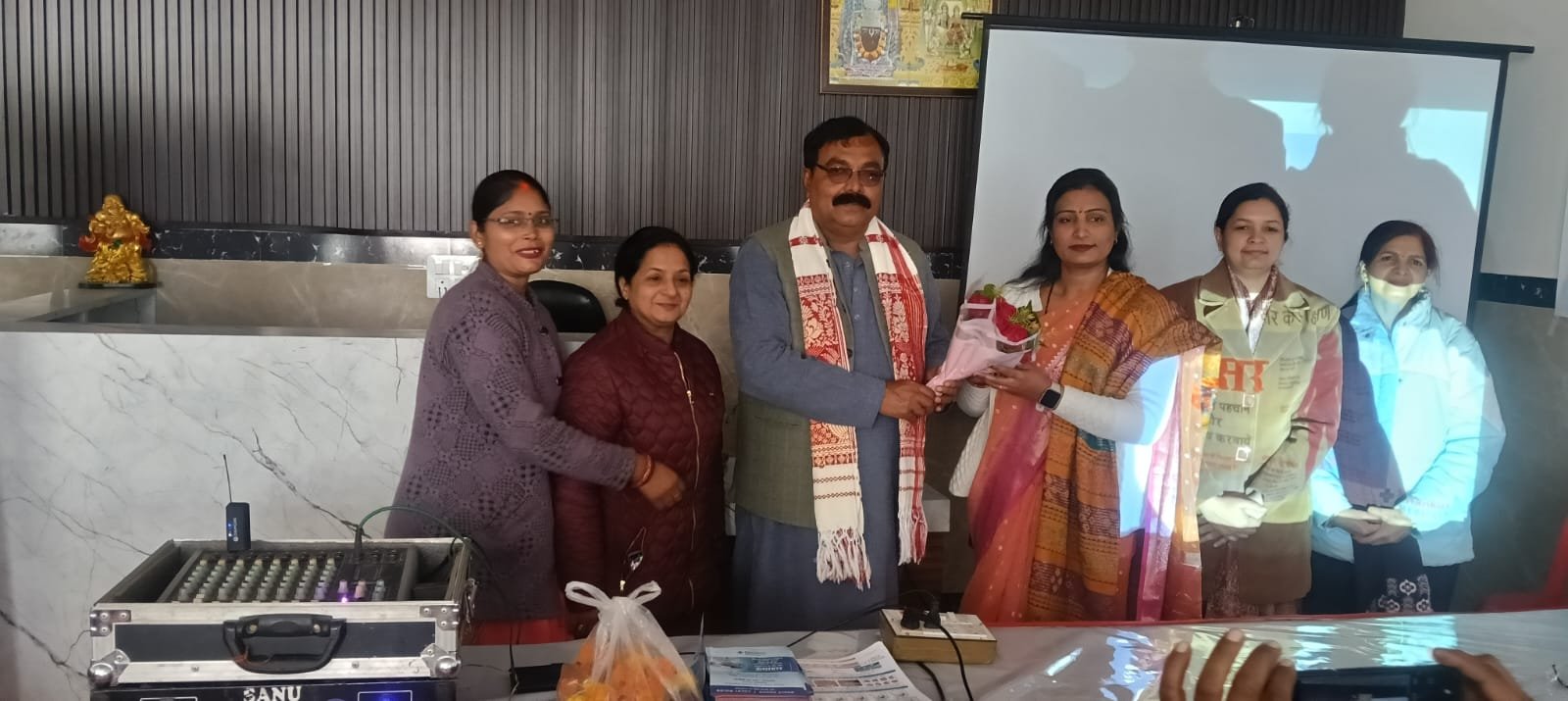 रायबरेली;कैंसर के प्रति जागरूक हुईं 150 महिलाएं; शंकुस हॉस्पिटल ने लगाया स्वास्थ्य शिविर