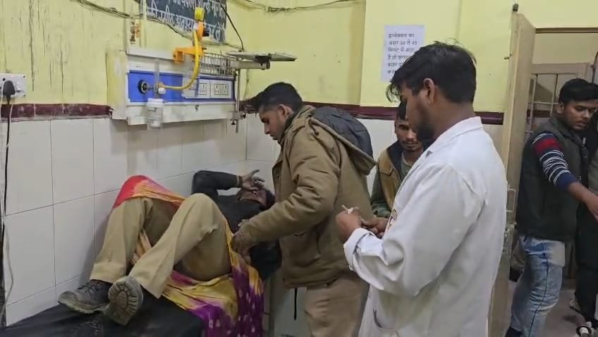 रायबरेली-आवारा मवेशी आने से स्कूटी हुई अनियंत्रित, महिला सिपाही गिरकर हुई घायल