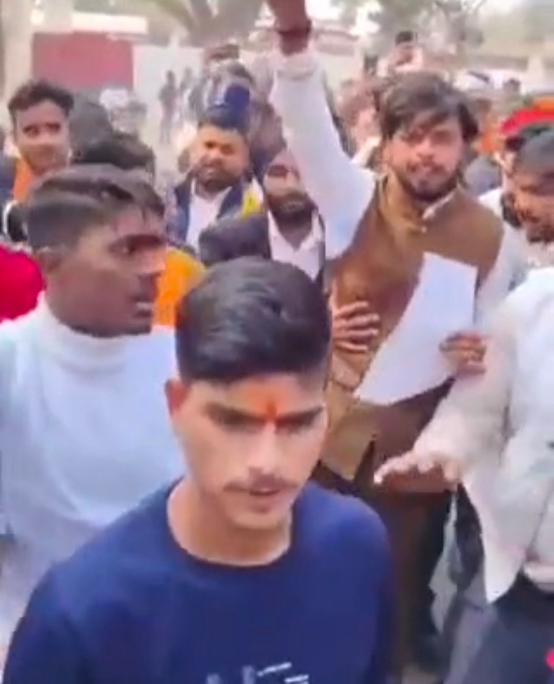 रायबरेली: रायबरेली में I LOVE योगी जी व गो बैक UGC के लगे नारे