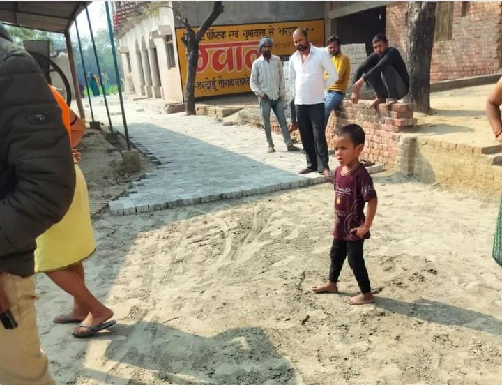 रायबरेली-ग्रामीणों के विरोध पर अटरा गांव में रूका इंटरलॉकिंग का कार्य, एसडीएम ने दिए जांच के आदेश