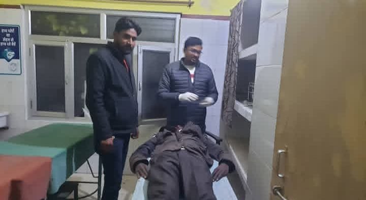 रायबरेली-अज्ञात वाहन ने ई रिक्शा में मारी जोरदार टक्कर, चालक गंभीर रूप से घायल