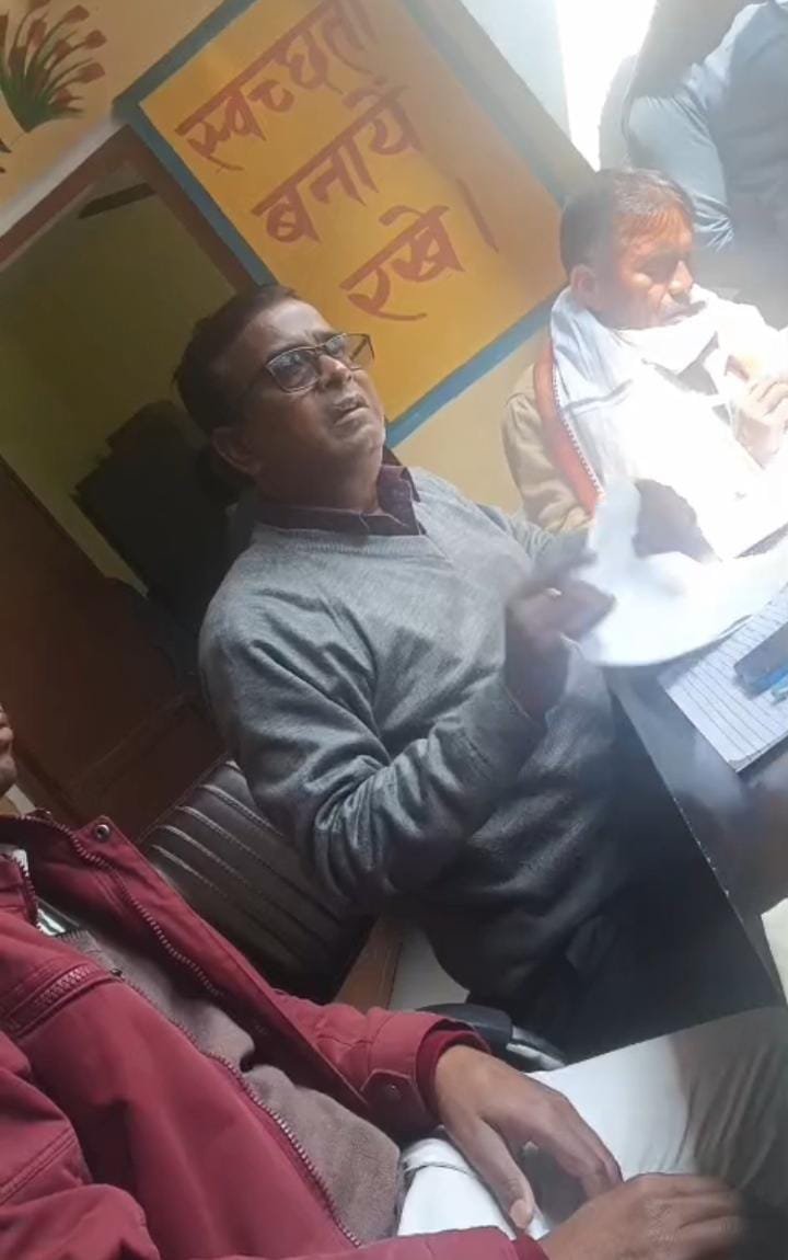 रायबरेली-मतदाता और निर्वाचन अधिकारी के बीच गरमा-गरम बहस का वीडियो सोशल मीडिया पर हुआ वायरल