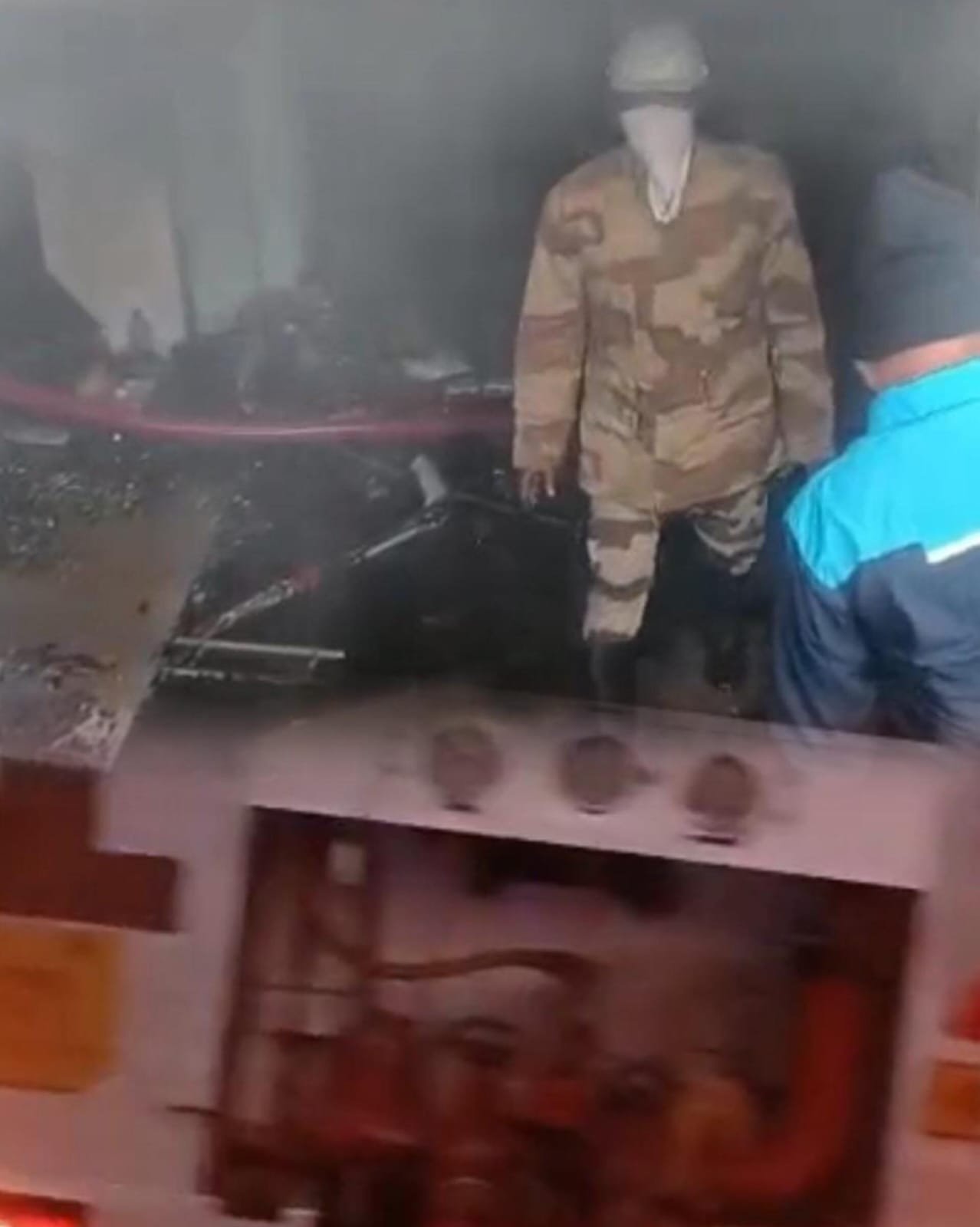 रायबरेली-ऊंचाहार के सुपर मार्केट में भीषण आग, लाखों का सामान जलकर खाक,,,,, 