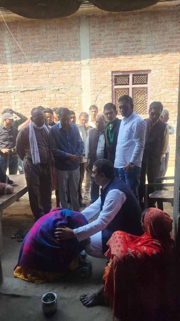रायबरेली:चूली गांव के पीड़ितों को सरकार एवं निर्माणाधीन कंपनी 25-25 लाख की करे आर्धिक सहायता -अतुल सिंह 