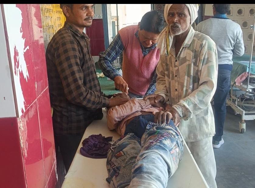 ऊंचाहार में दो बाइकों की आमने सामने भिड़ंत दो घायल, रेफर,,,,,