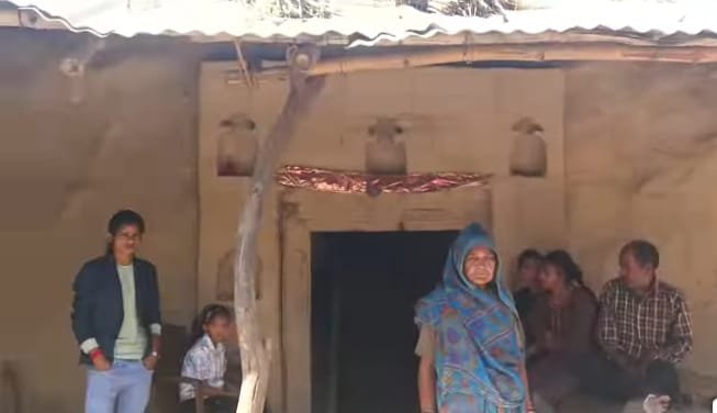 रायबरेली-बदहाली का जीवन जी रहा है परिवार, बीमार बेटे के इलाज के लिए मां खा रही है दर-दर की ठोकरें 