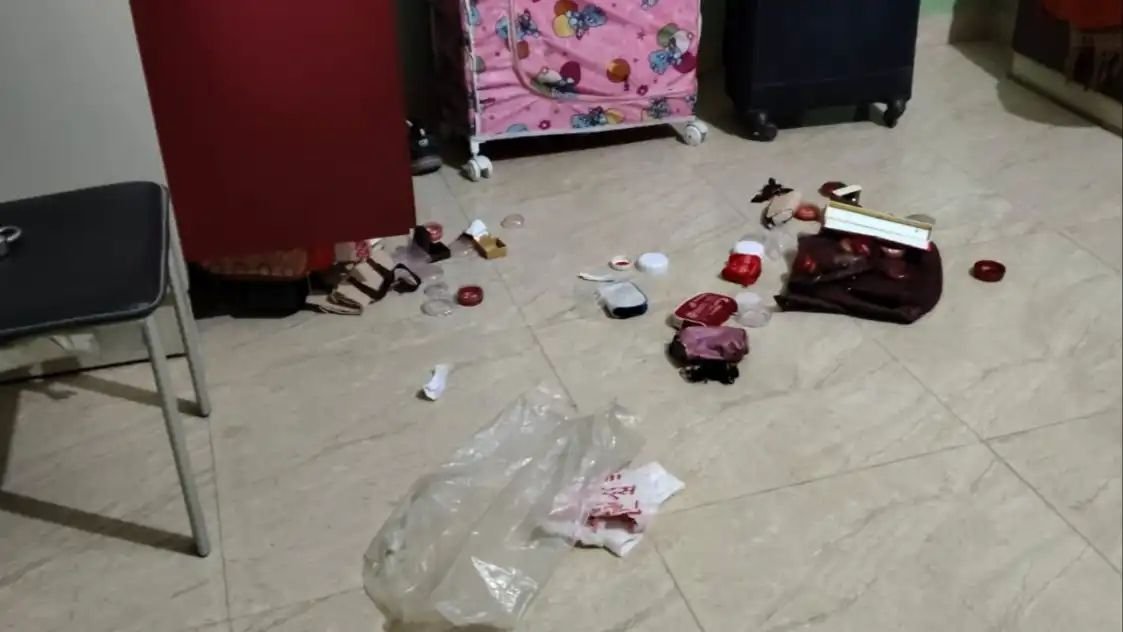 रायबरेली-खिड़की की सरिया काटकर घर में घुसे चोर, 25 लाख के आभूषण पार